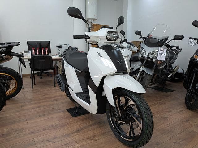 Peugeot Tweet  125