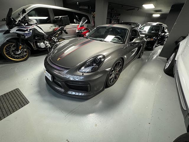 Porsche Cayman Gt4