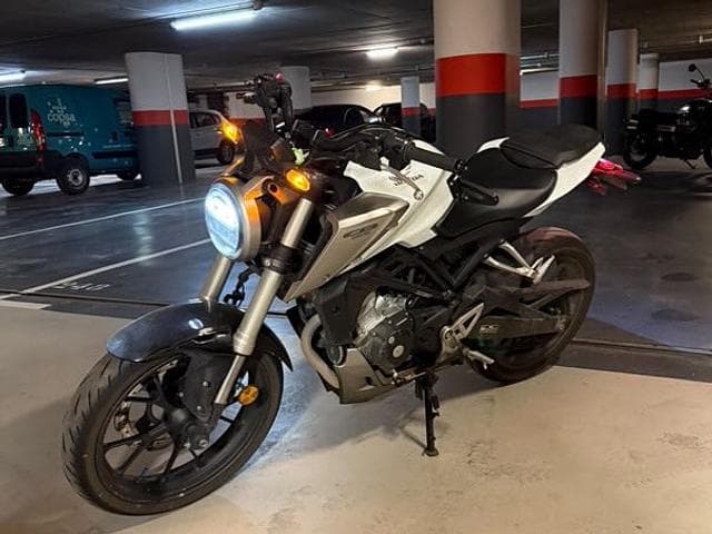 Honda CB125R