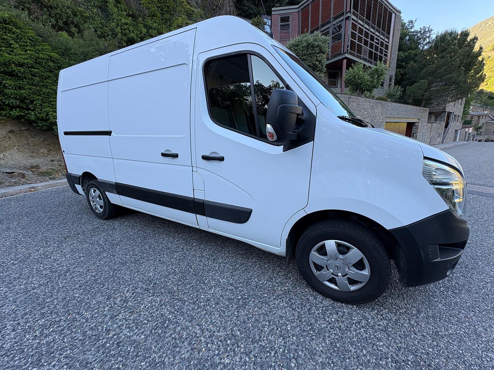 Nissan Interstar