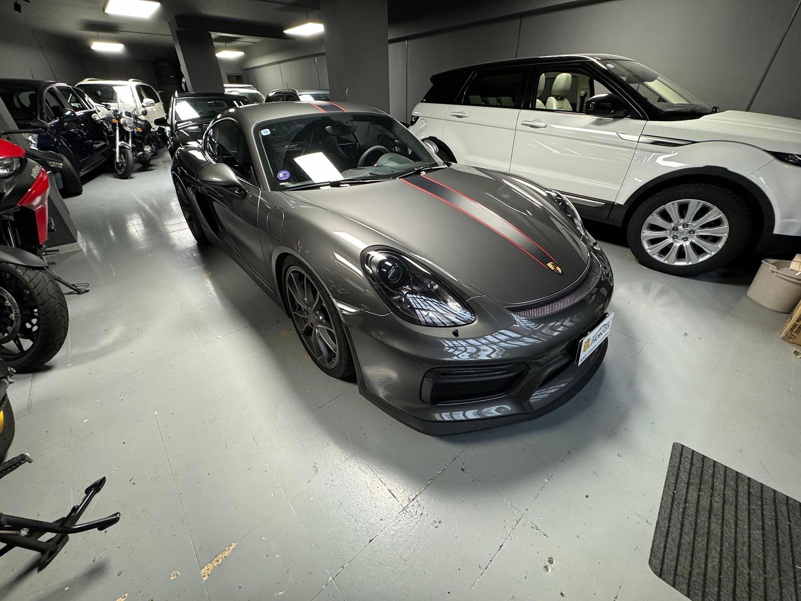 Porsche Cayman Gt4