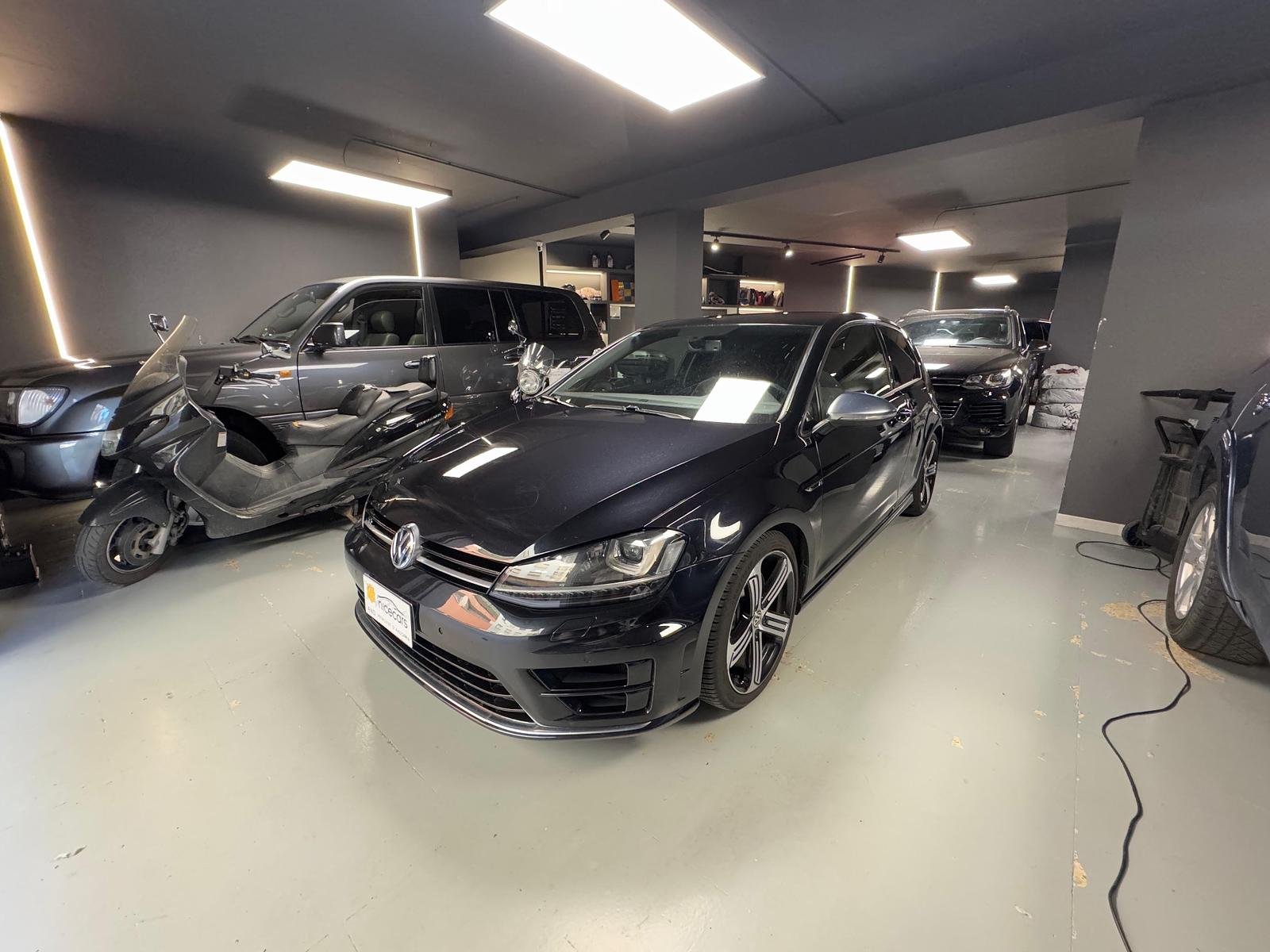 Volkswagen Golf R