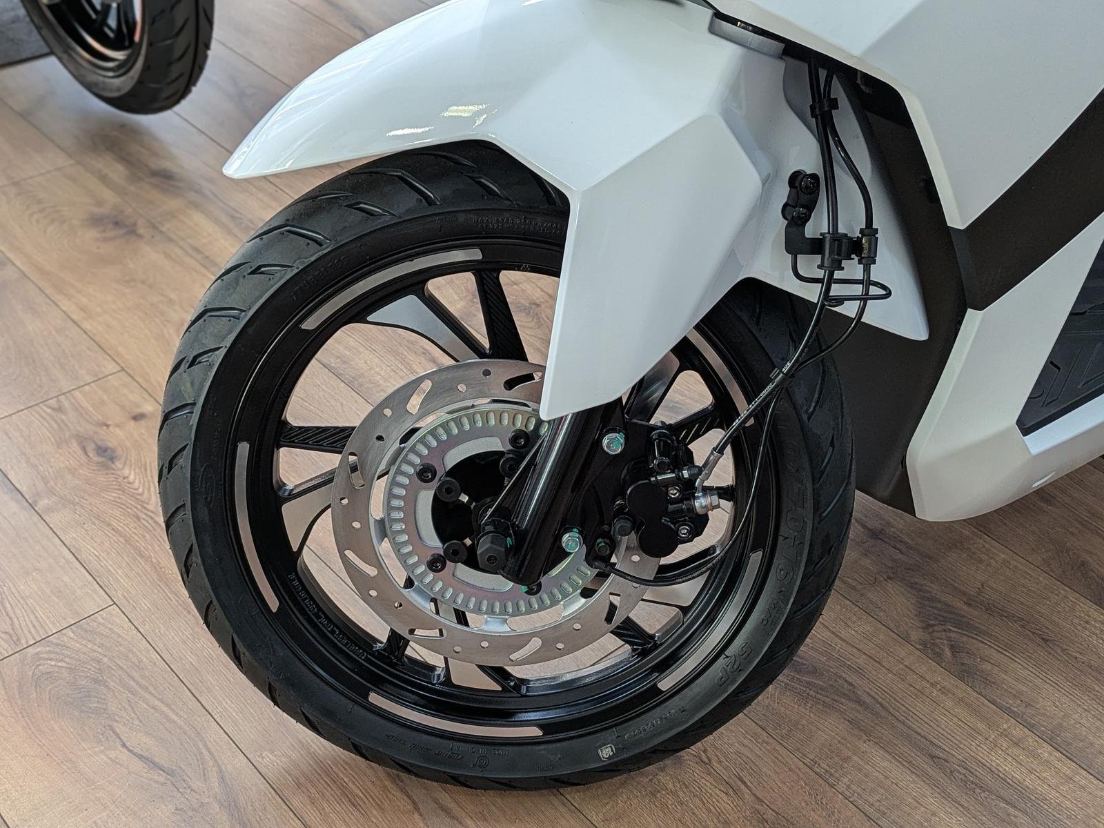 Peugeot Tweet  125