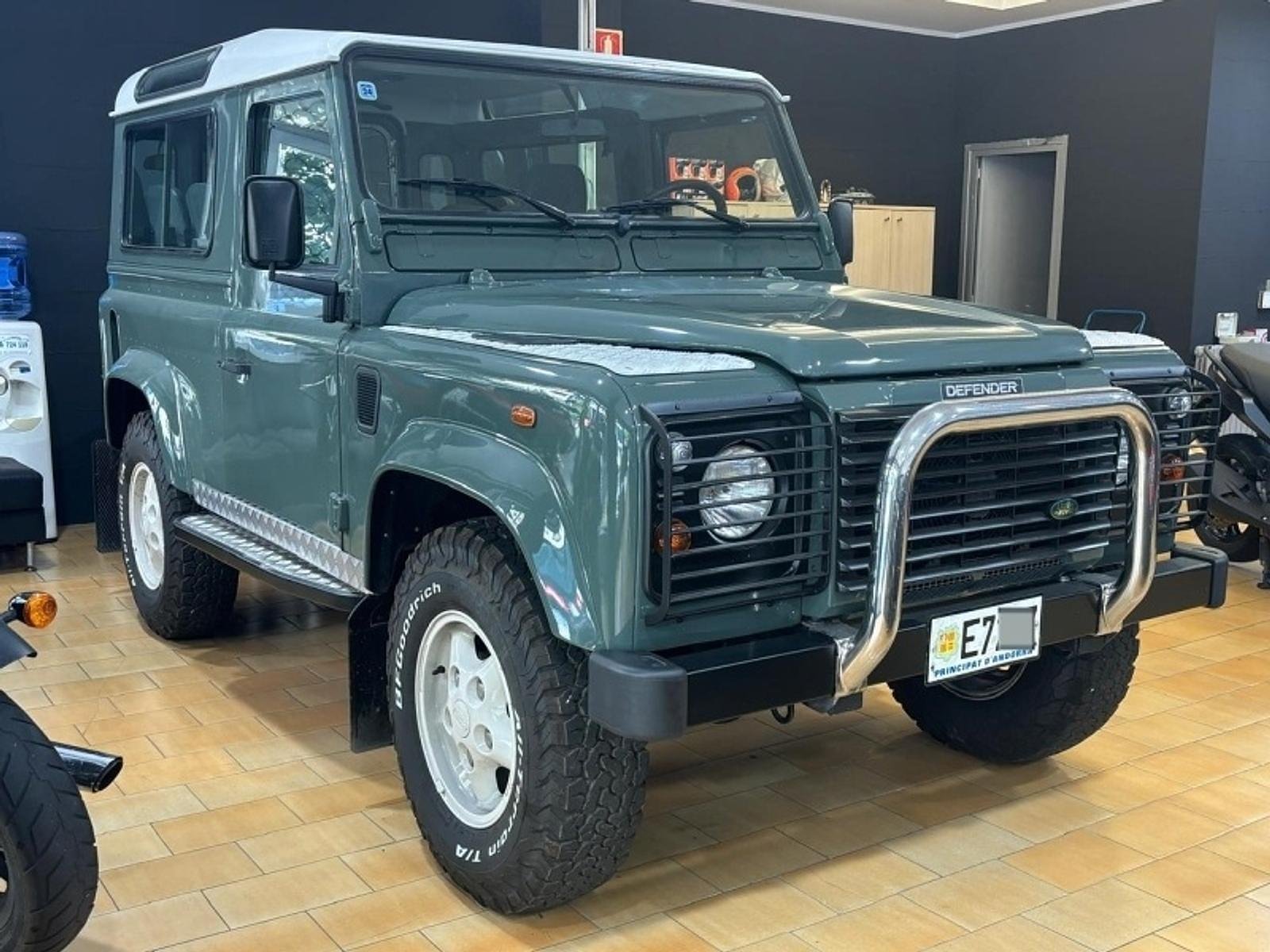 Land Rover Defender