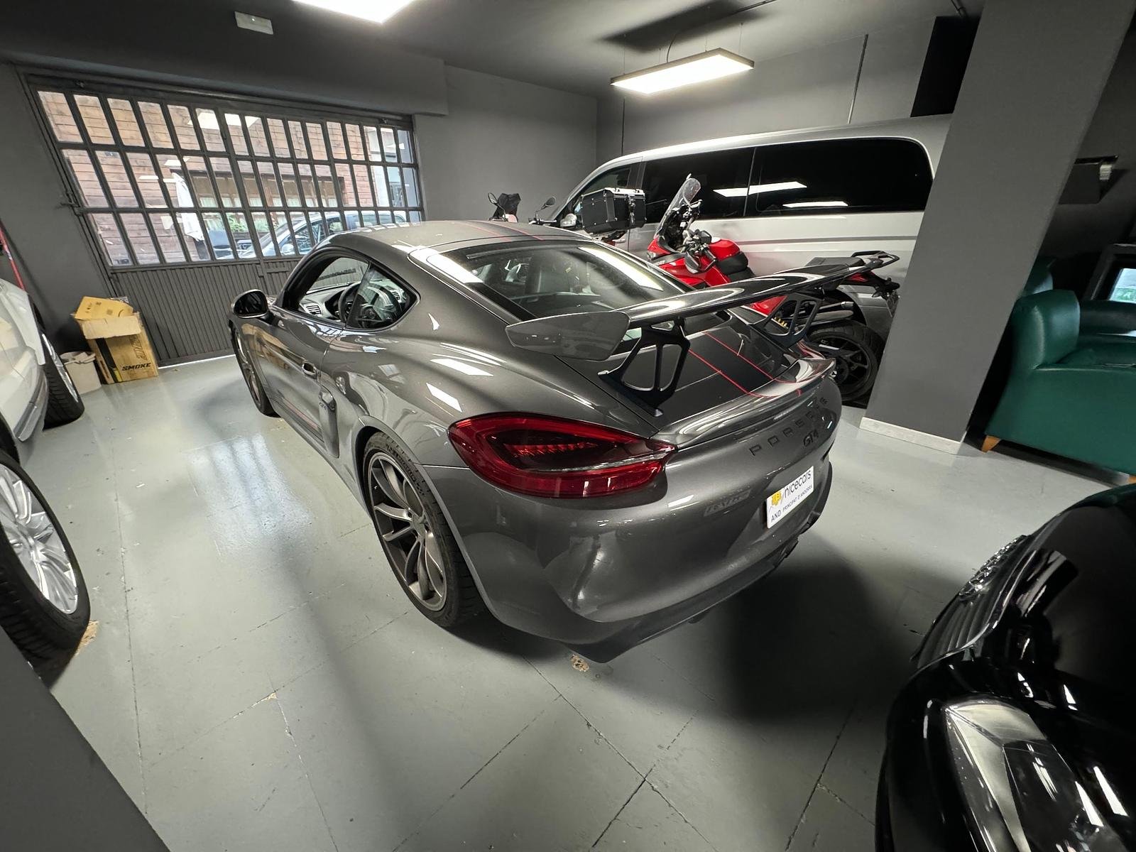 Porsche Cayman Gt4