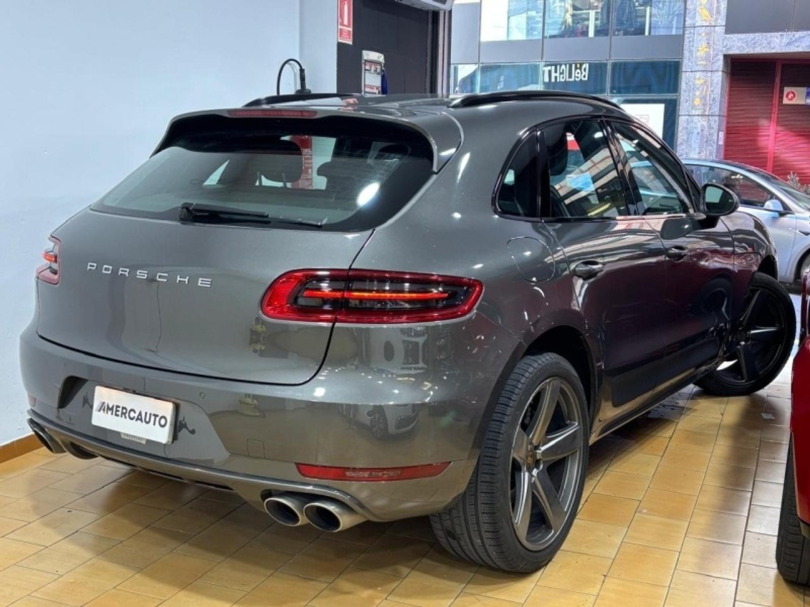 Porsche Macan