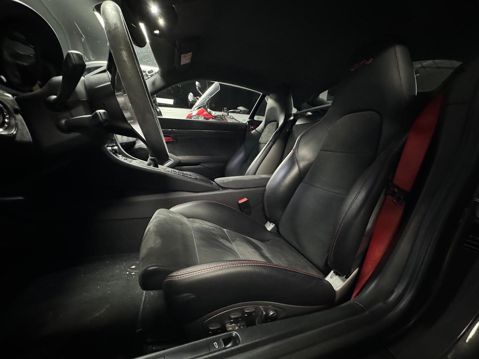 Porsche Cayman Gt4