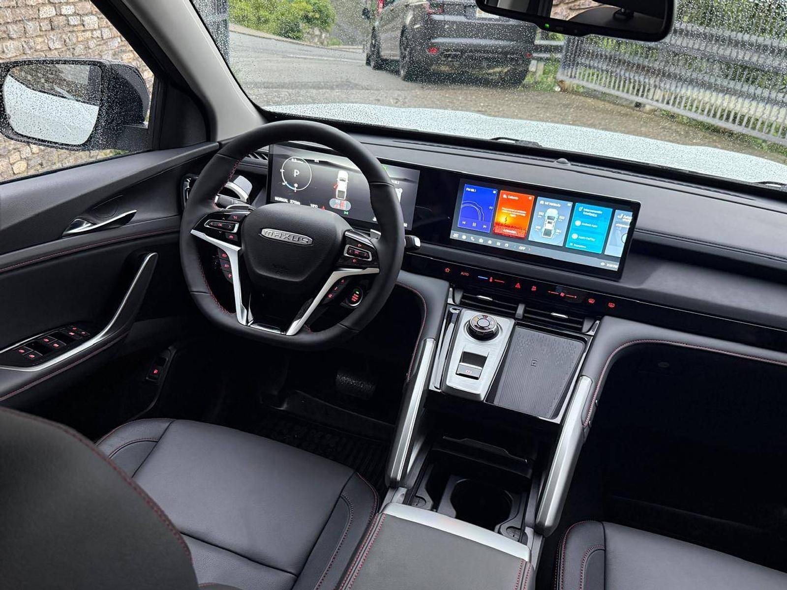 Maxus T70