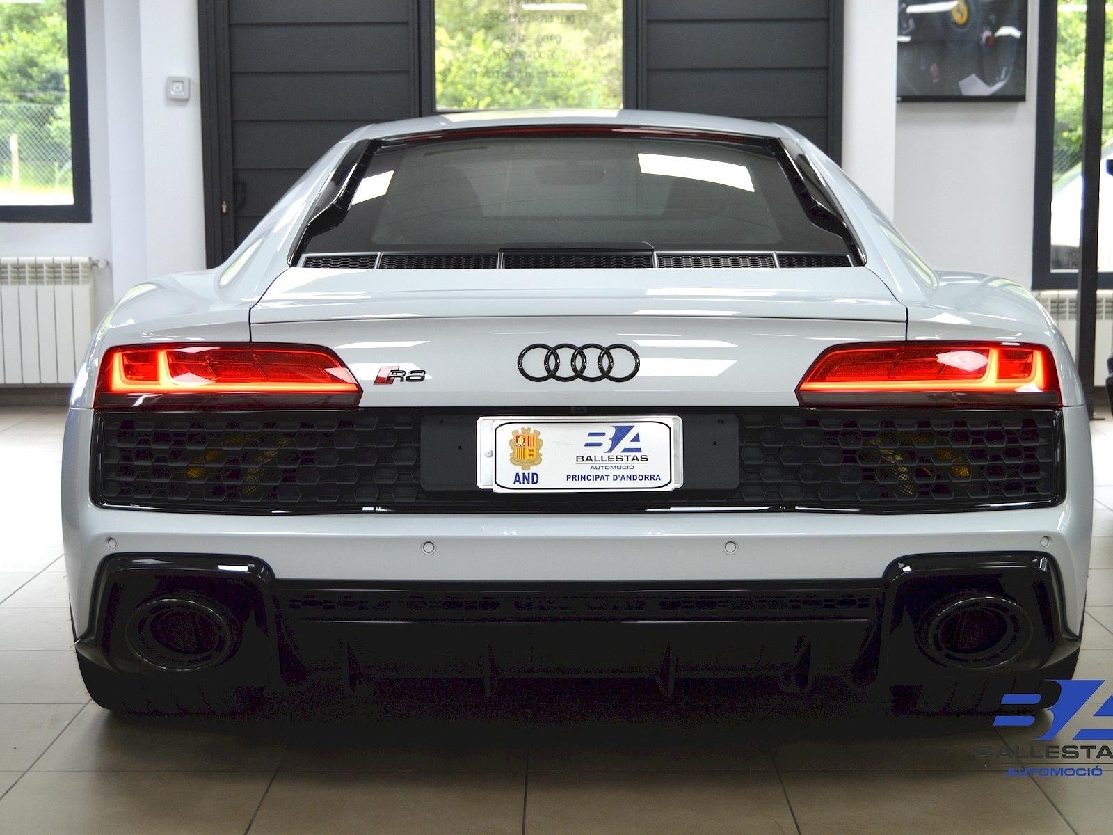 Audi R8