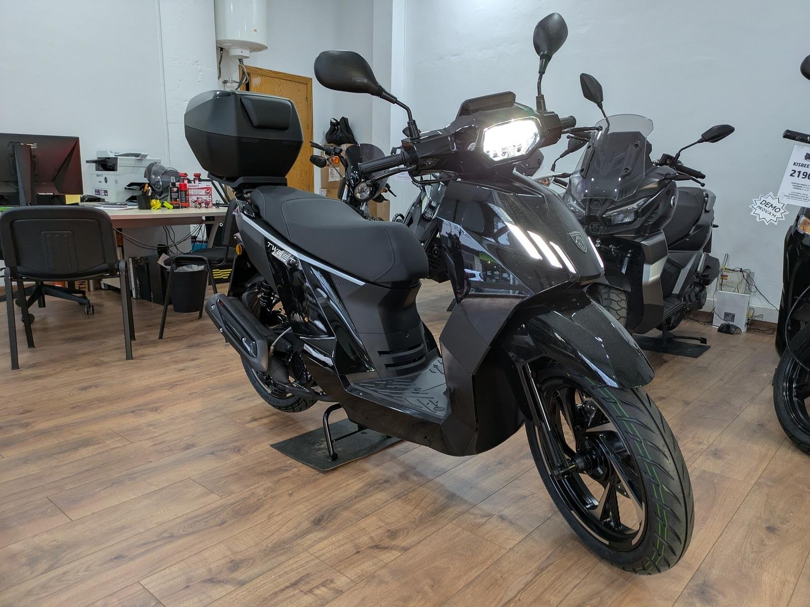 Peugeot Tweet 125