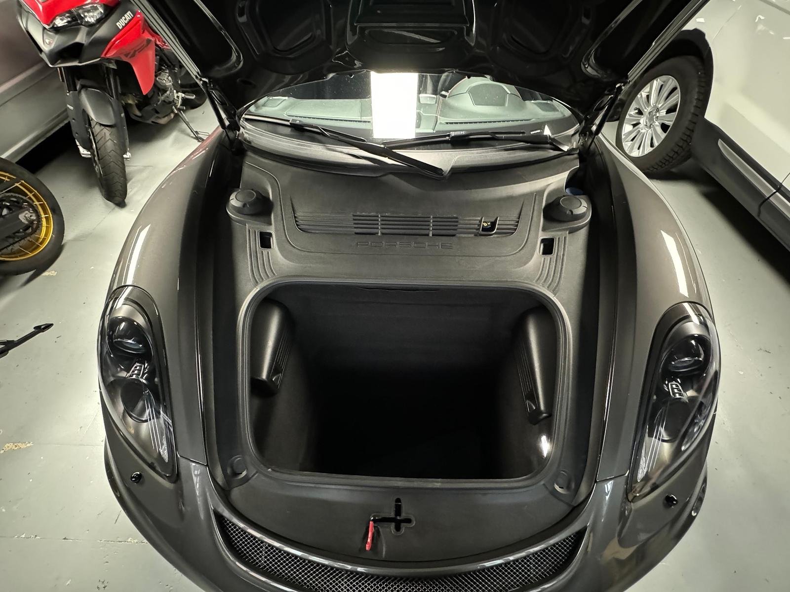 Porsche Cayman Gt4
