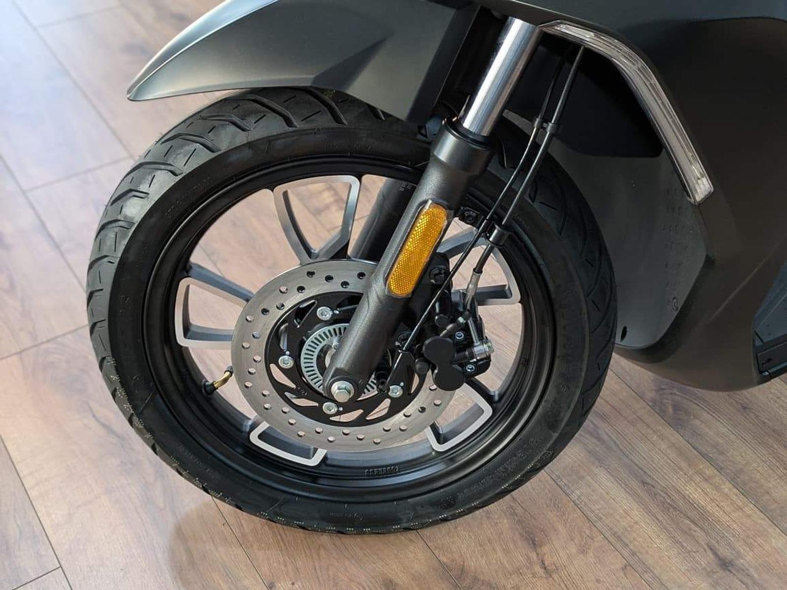 Voge SR16