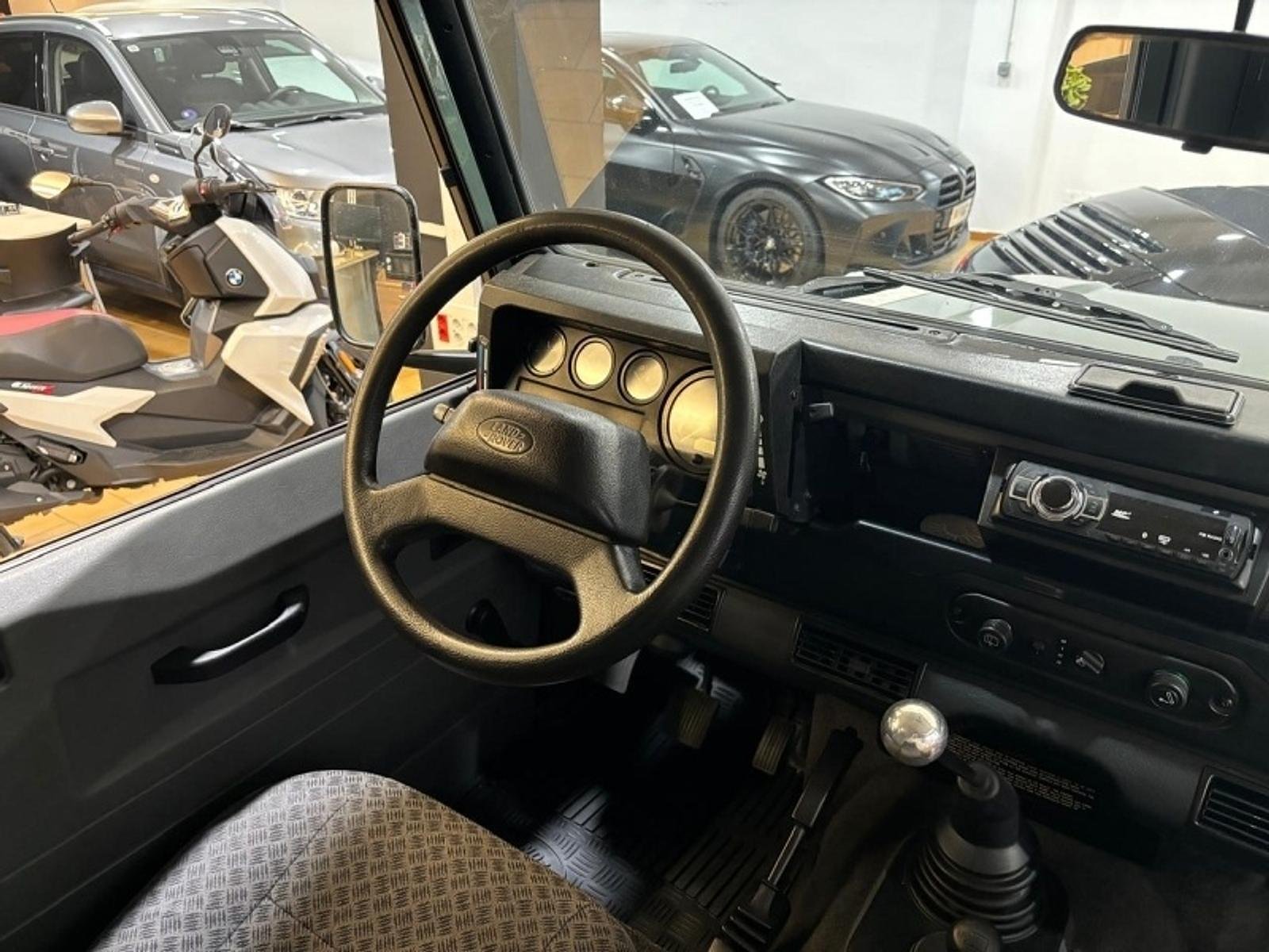 Land Rover Defender