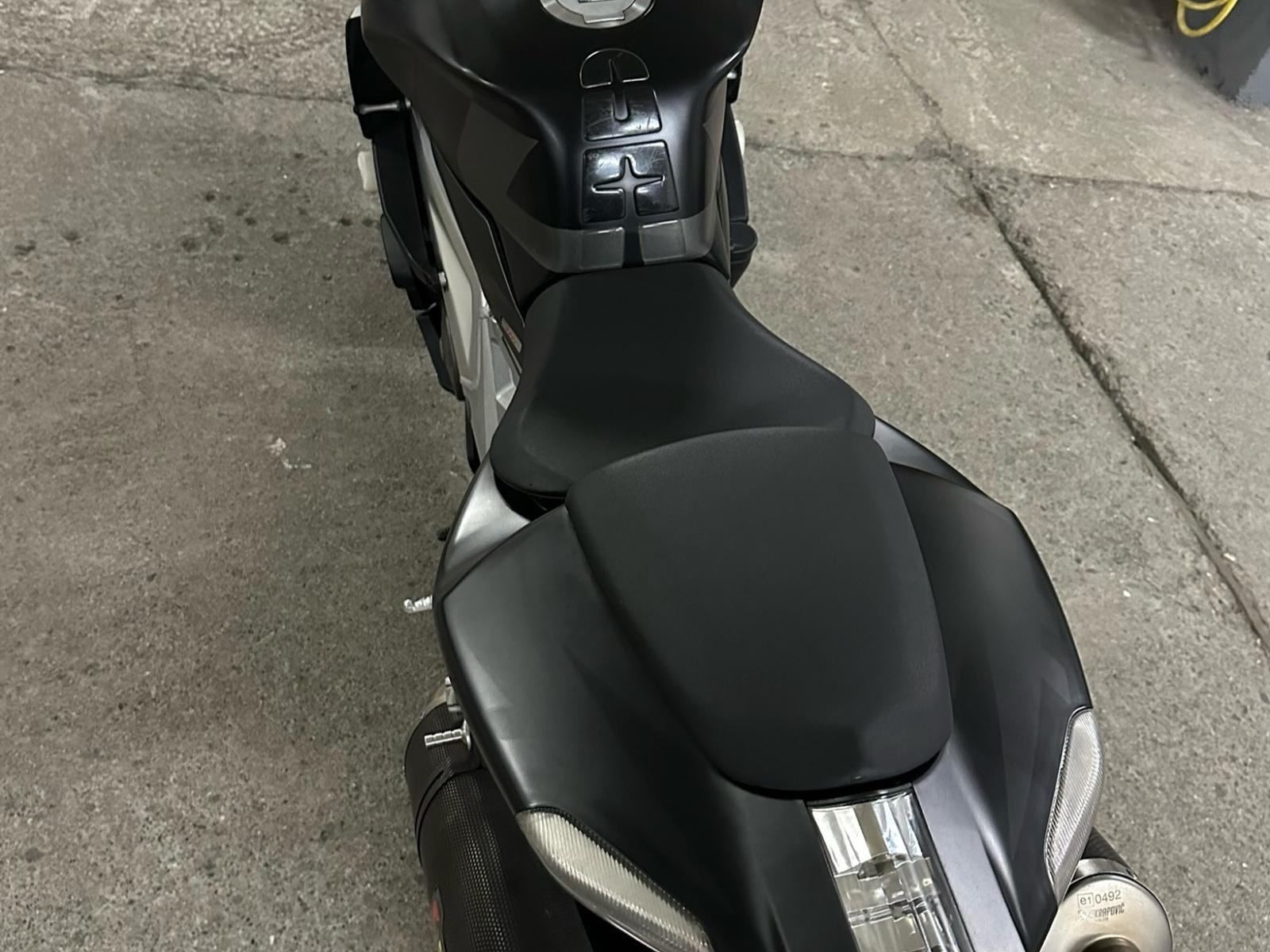 Aprilia Tuono 1000 R