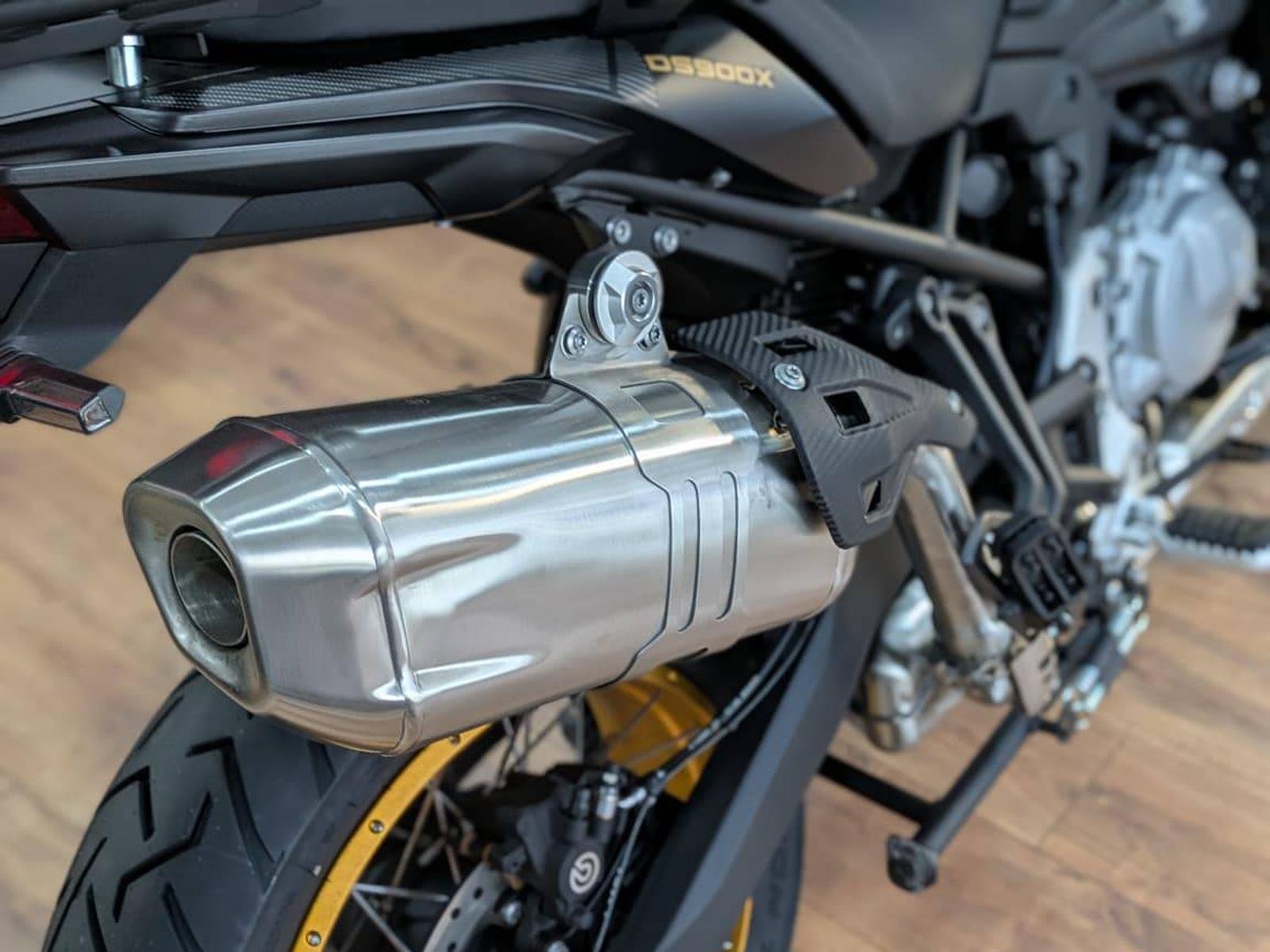 Voge 900DSX
