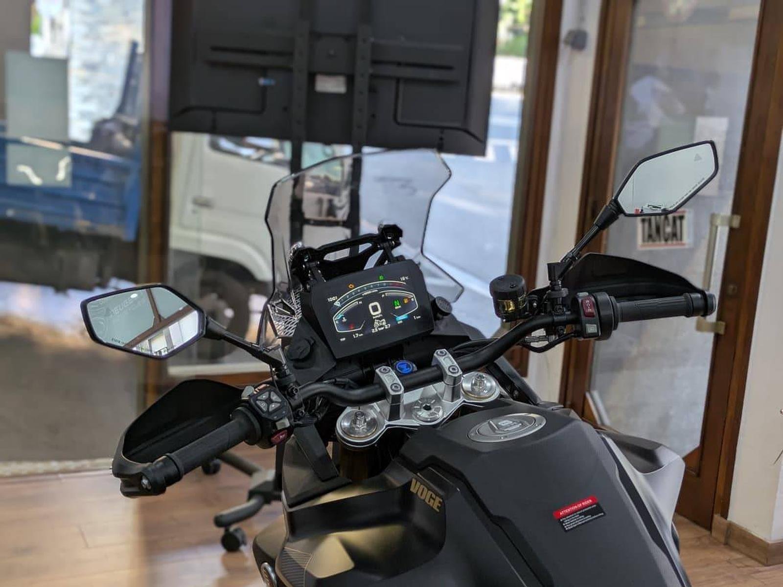 Voge 900DSX
