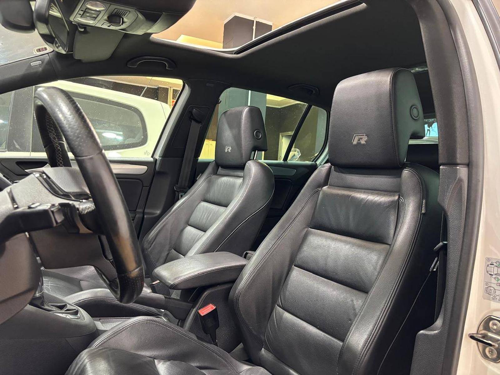 Volkswagen Golf R