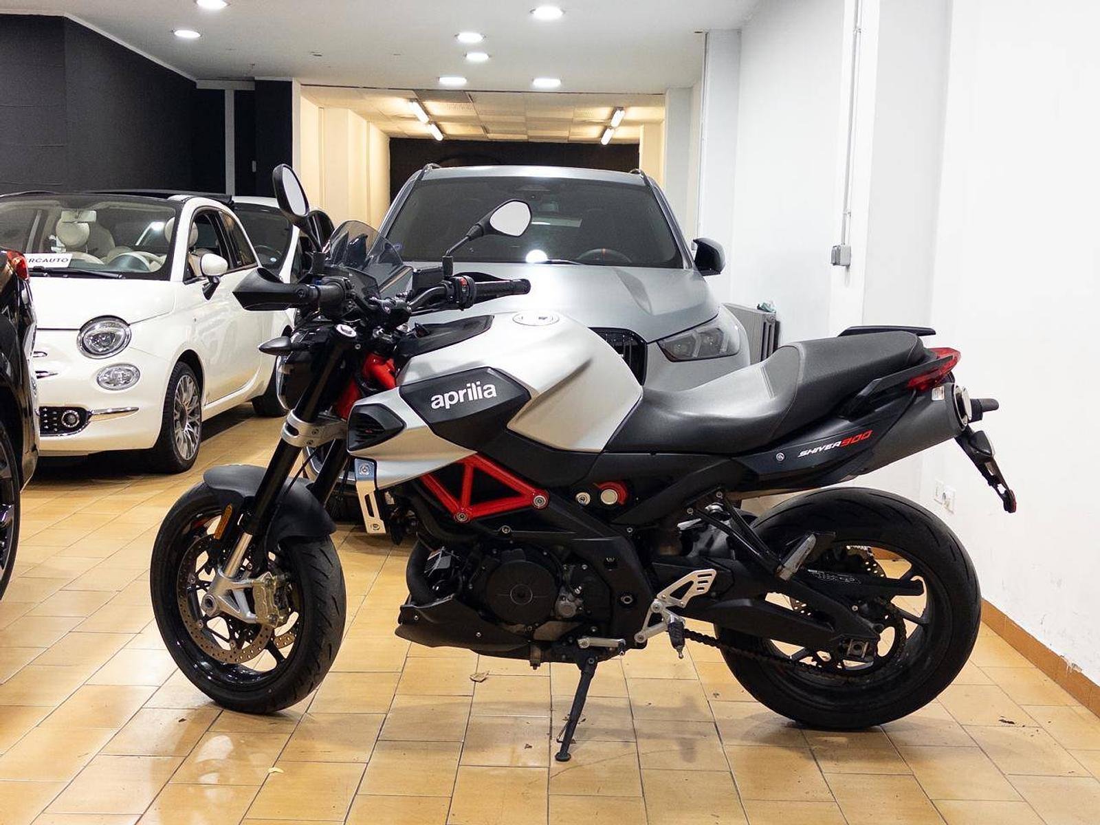 Aprilia Shiver 900