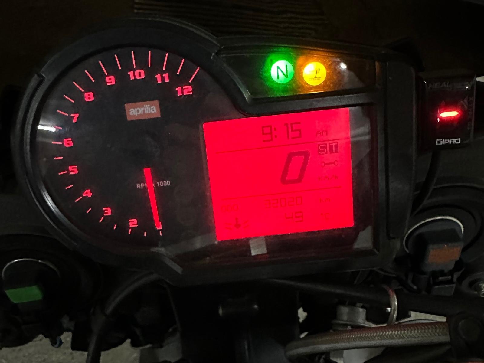 Aprilia Tuono 1000 R