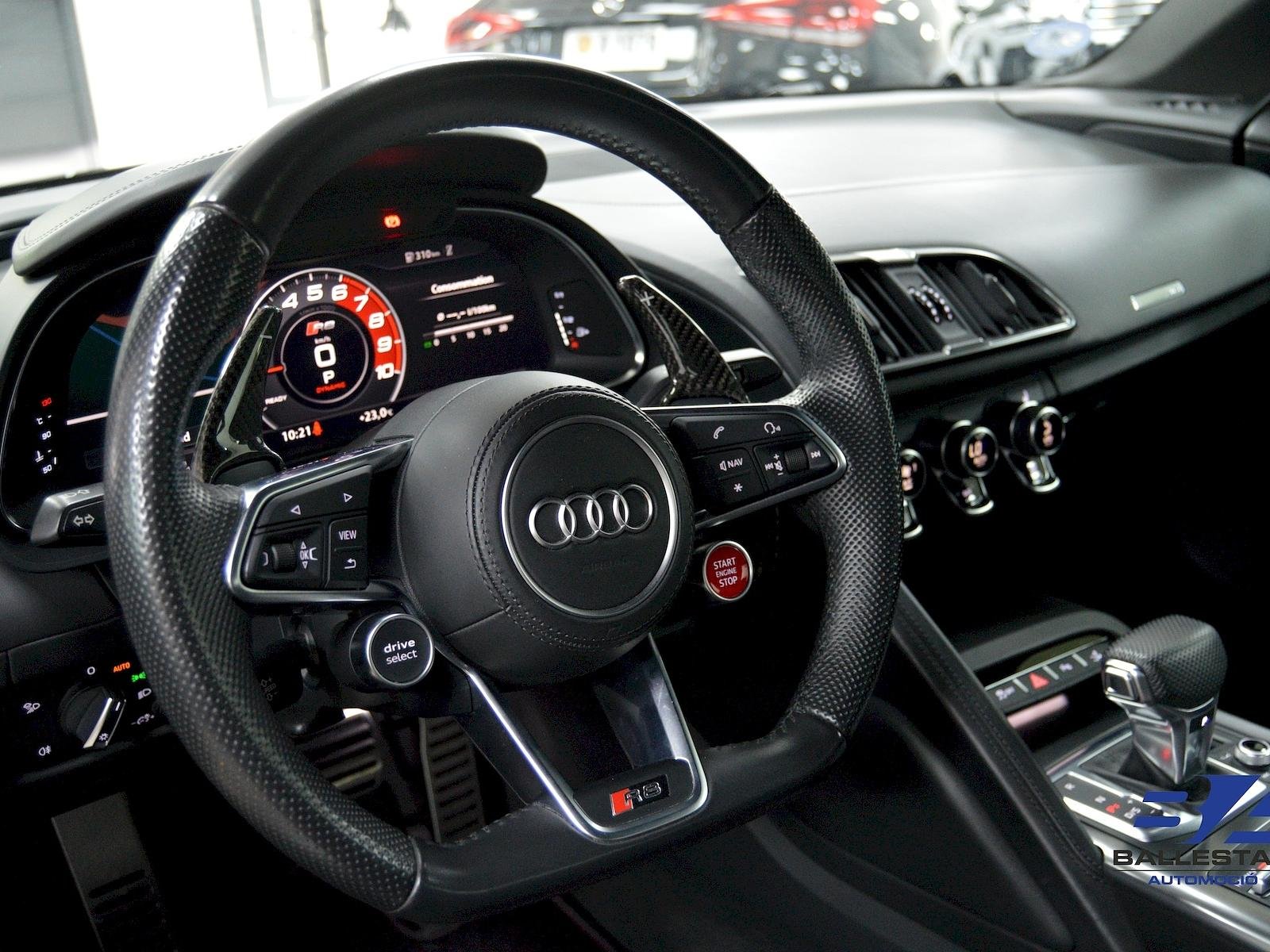 Audi R8