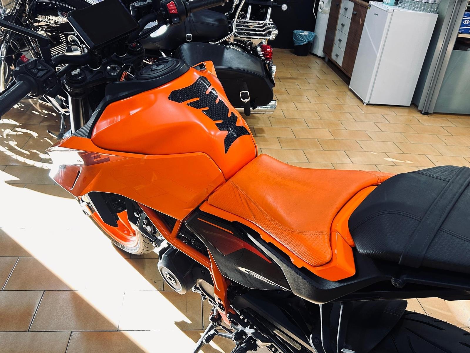 KTM 390 Duke
