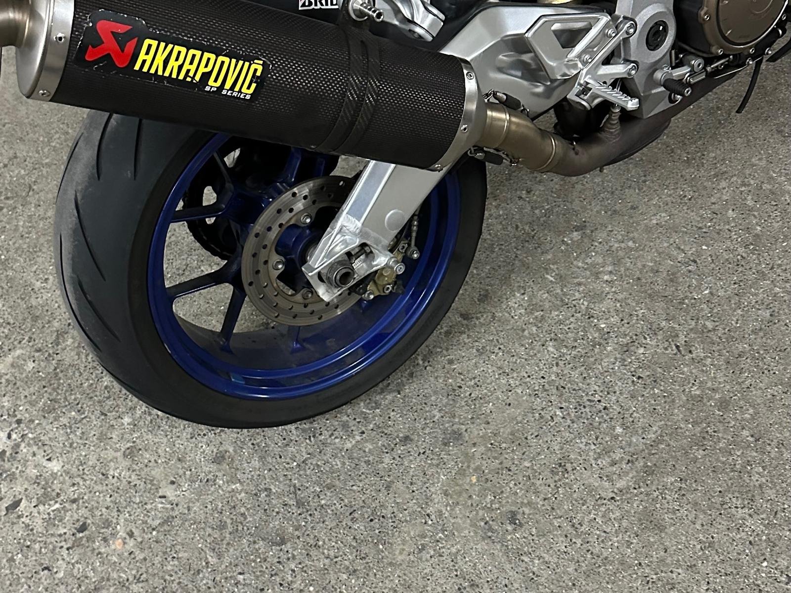 Aprilia Tuono 1000 R