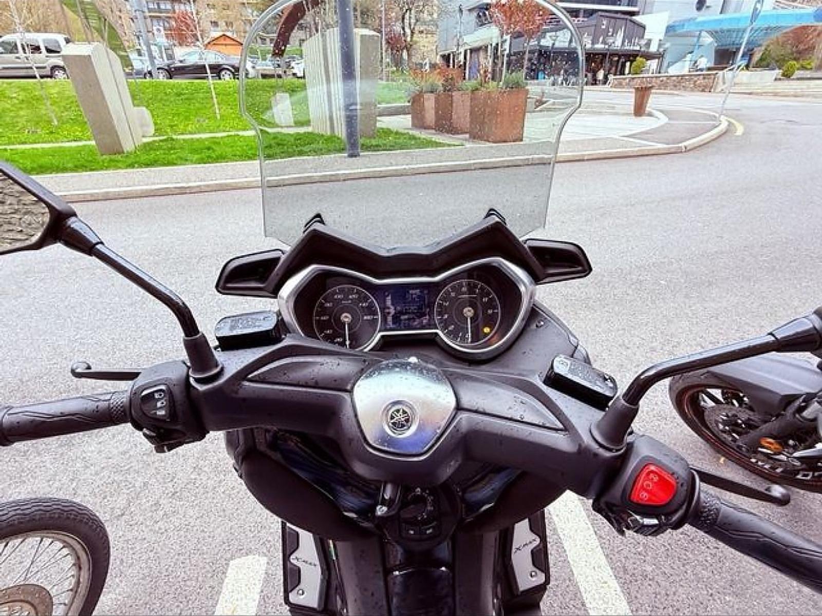 Yamaha X-MAX 300