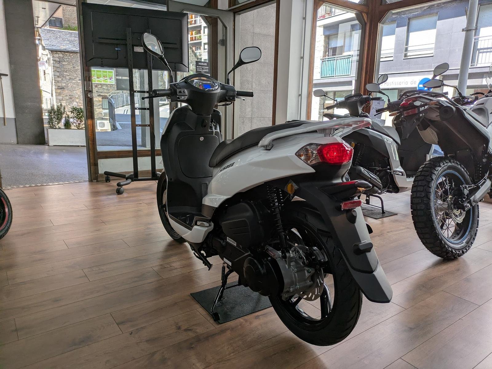 Peugeot KISBEE M