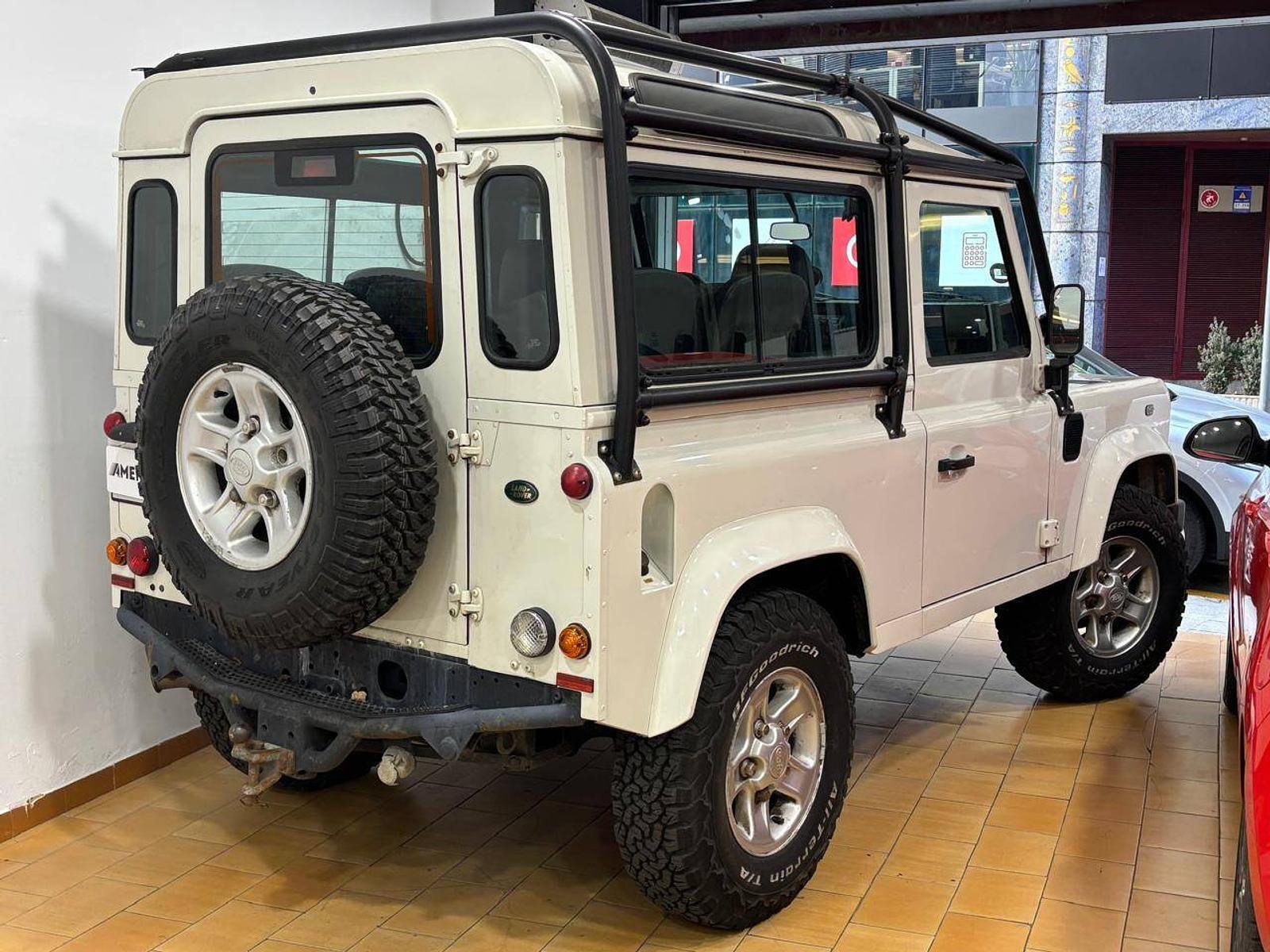 Land Rover Defender