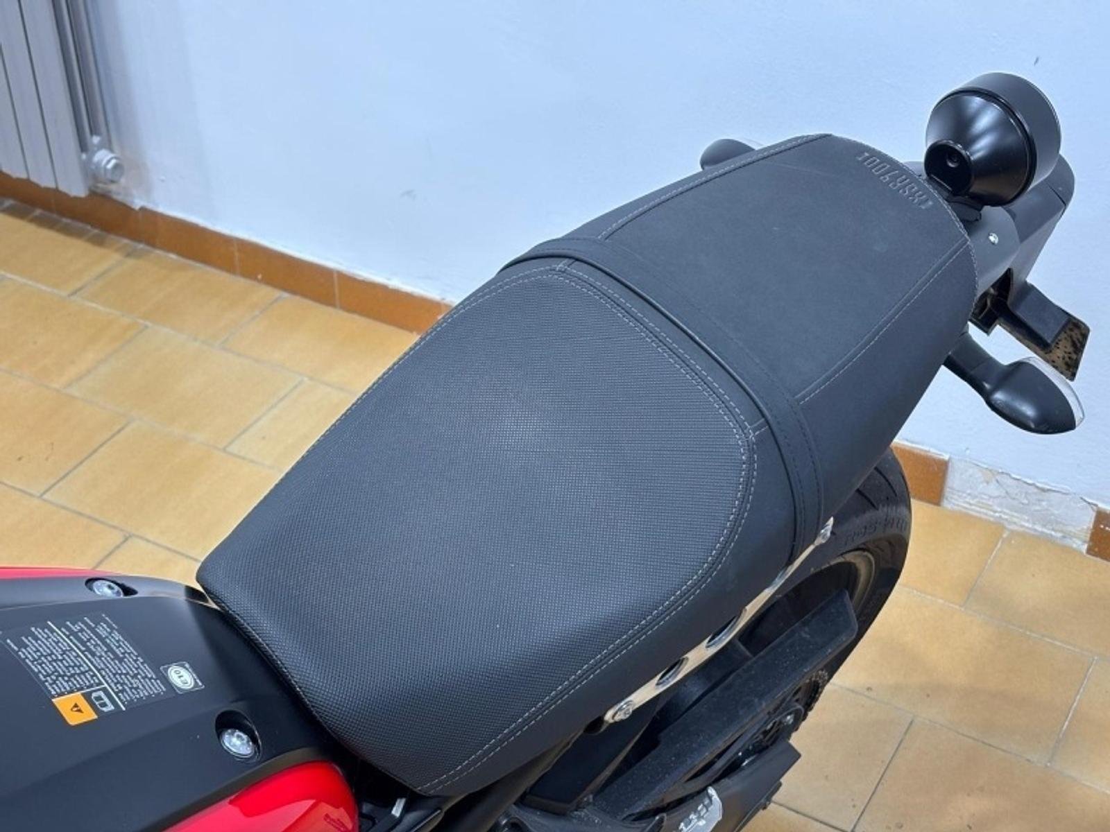 Yamaha XSR900