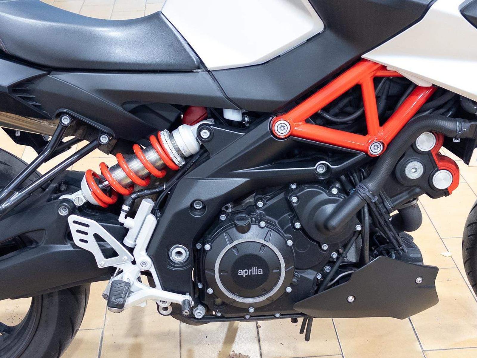 Aprilia Shiver 900