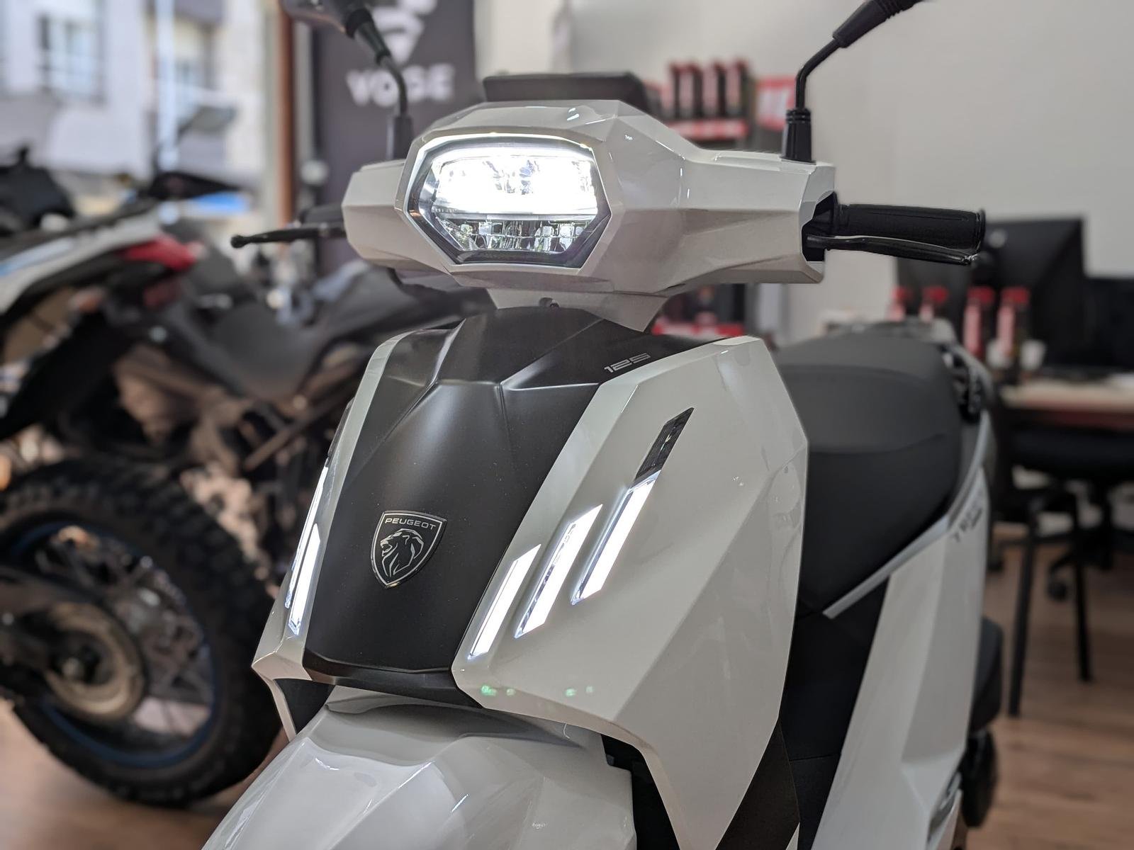 Peugeot Tweet  125