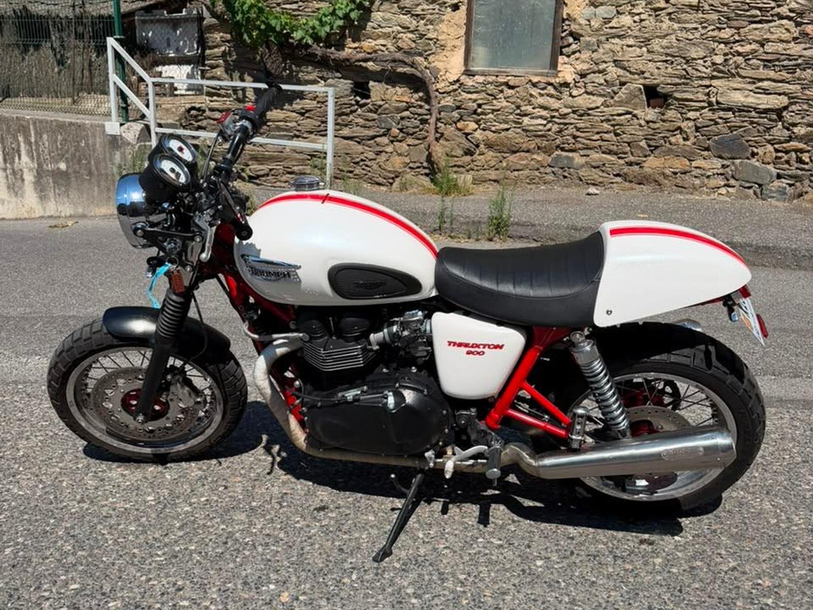 Triumph Thruxton 900