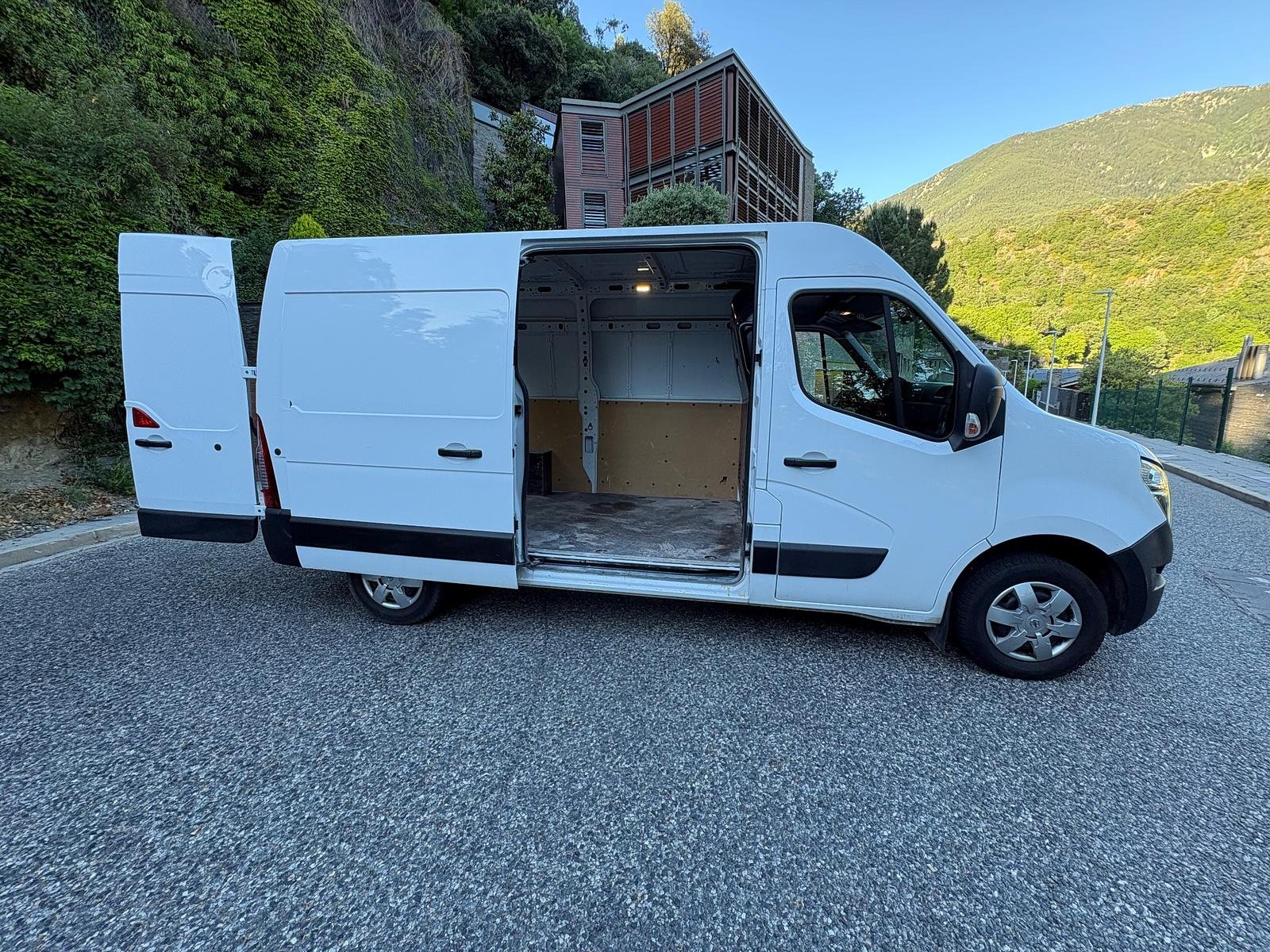 Nissan Interstar