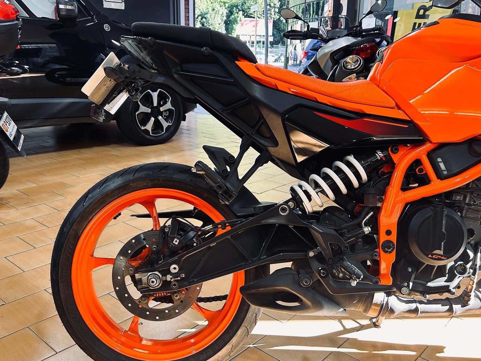 KTM 390 Duke