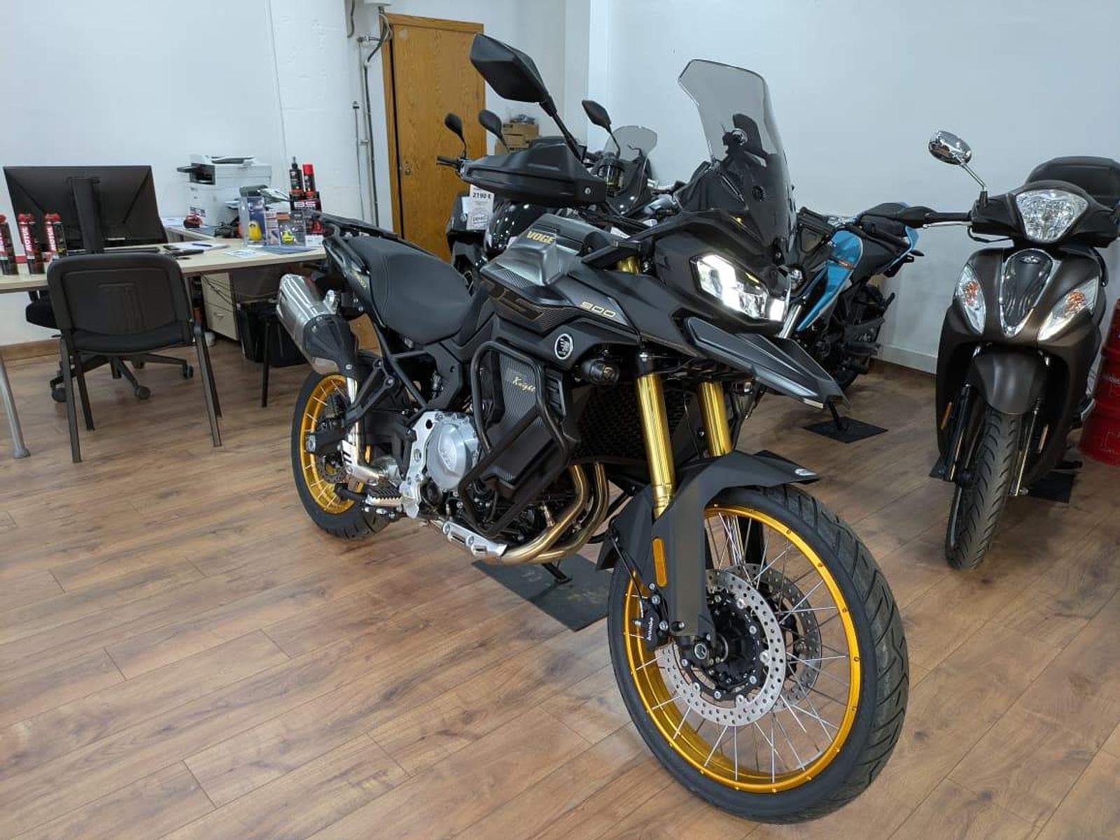 Voge 900DSX