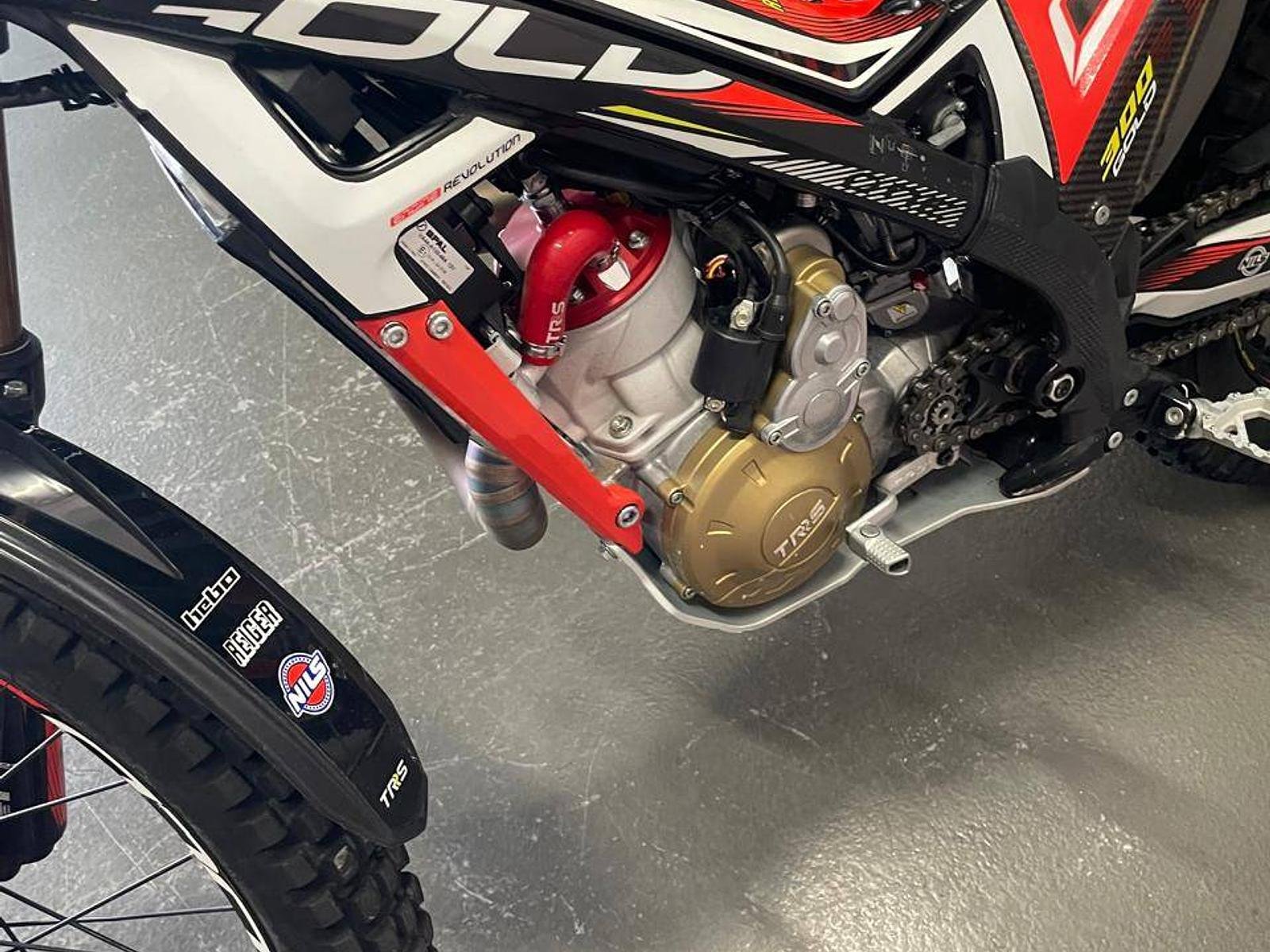 TRS Gold 300