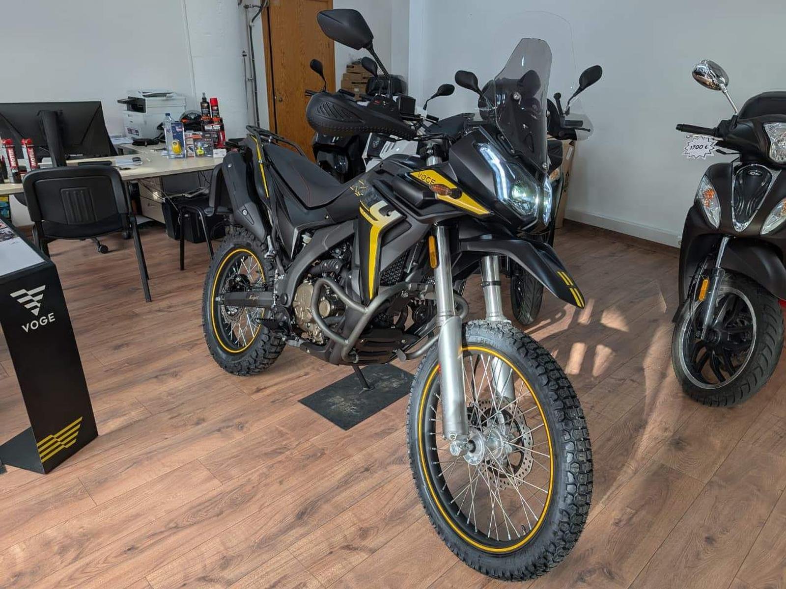 Voge 300R