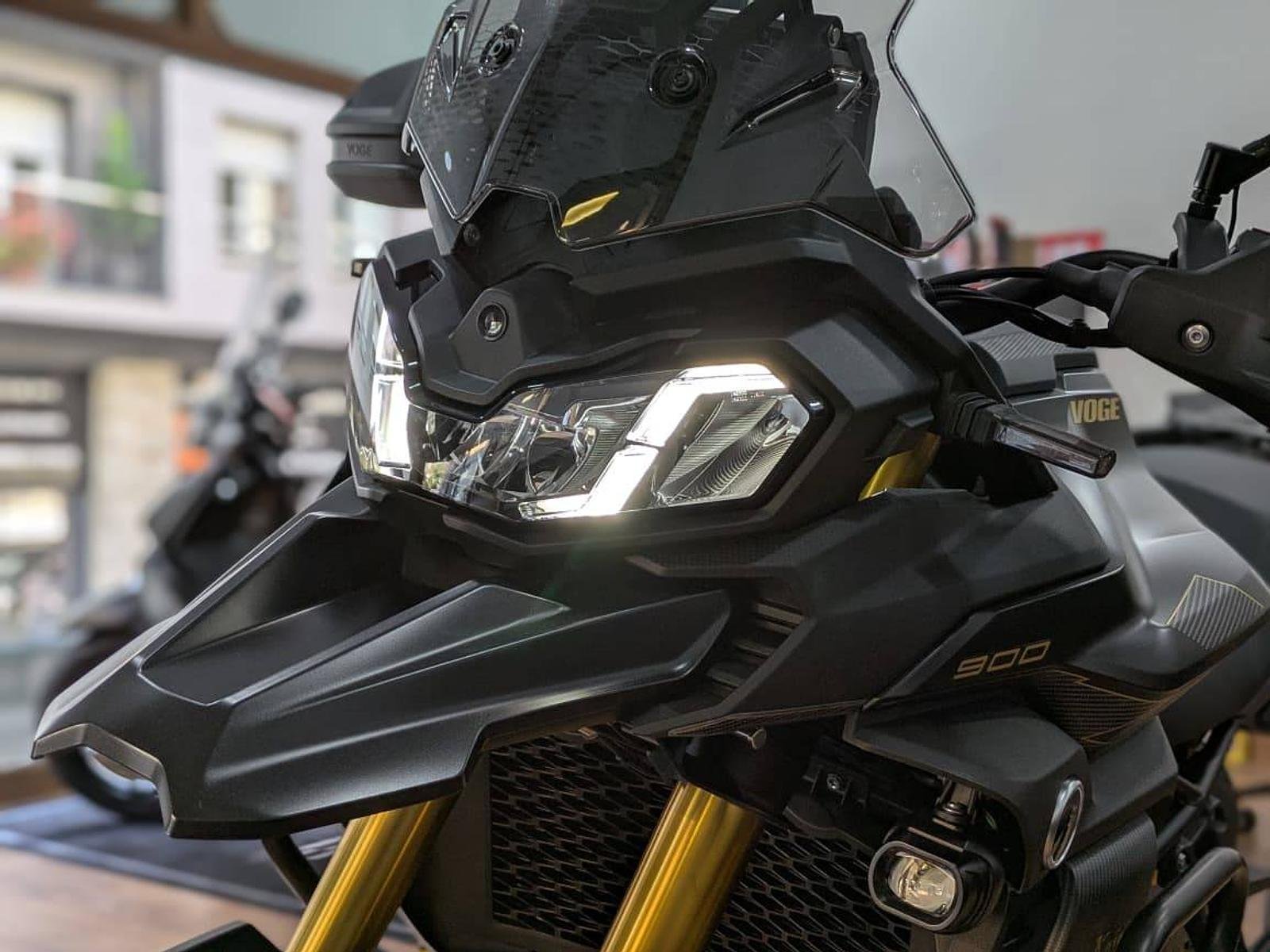 Voge 900DSX