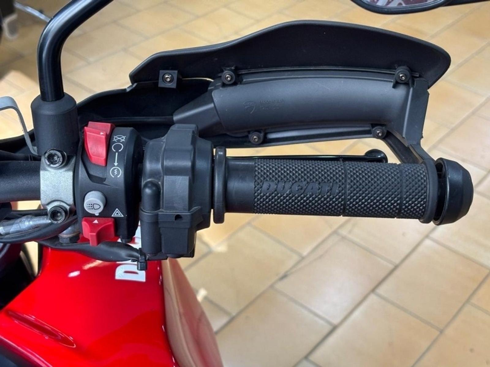 Ducati Hypermotard 950