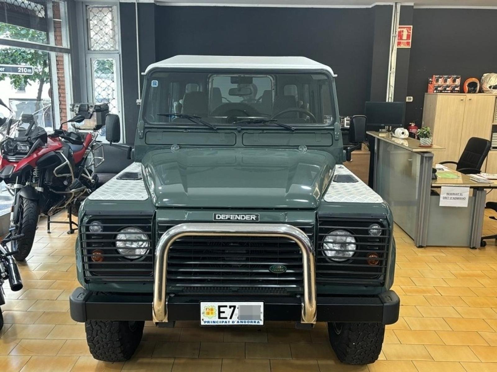 Land Rover Defender