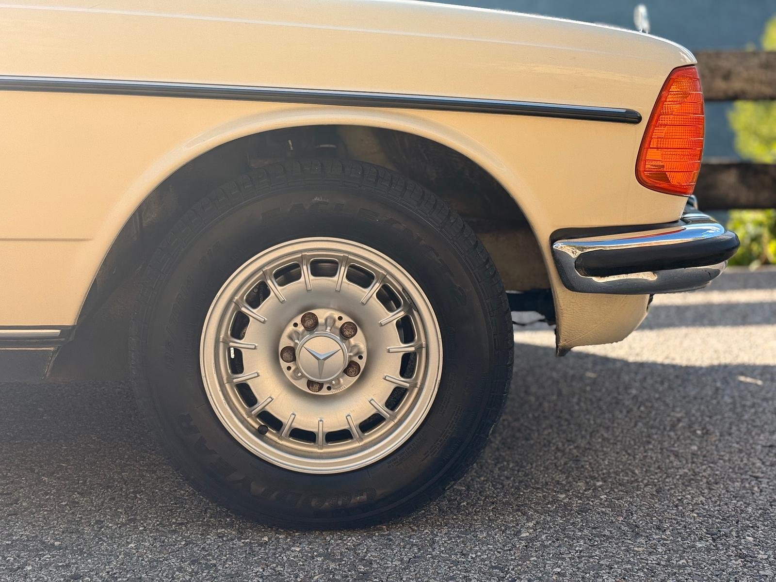 Mercedes-Benz W123