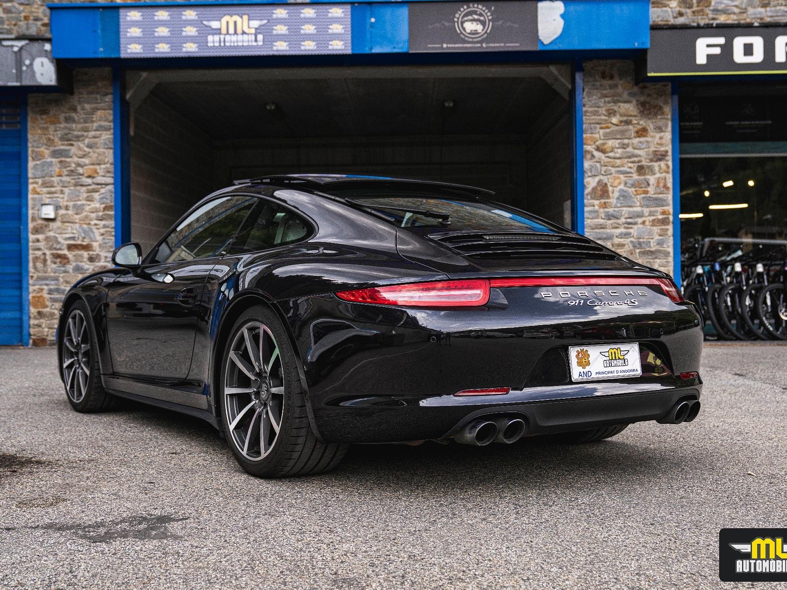 Porsche 911