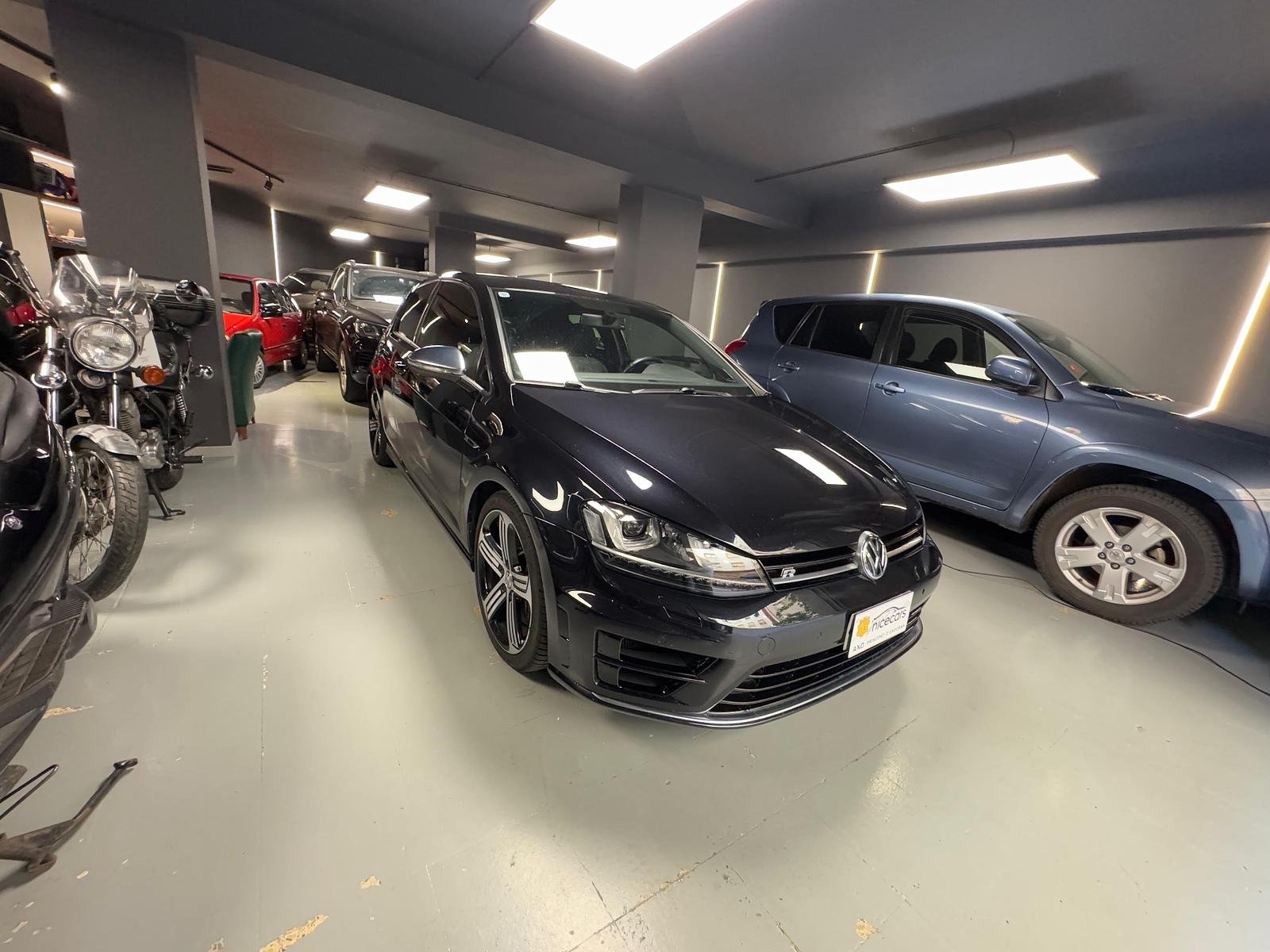 Volkswagen Golf R