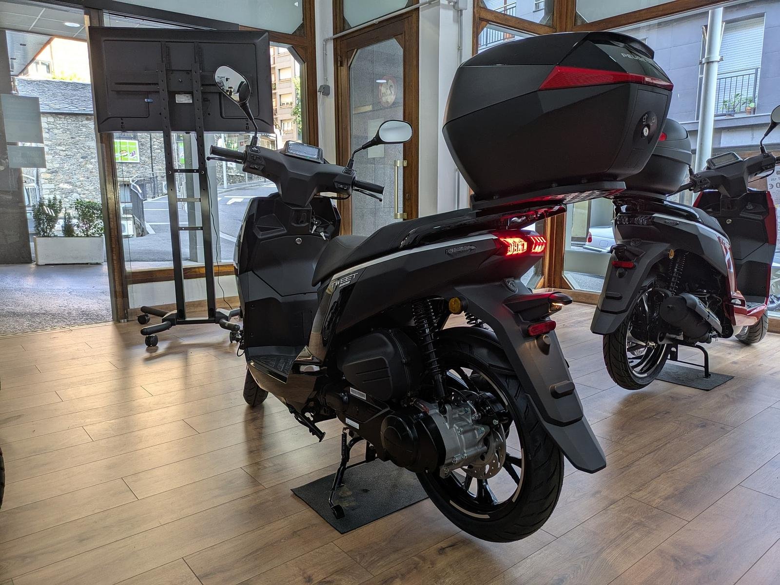 Peugeot Tweet 125