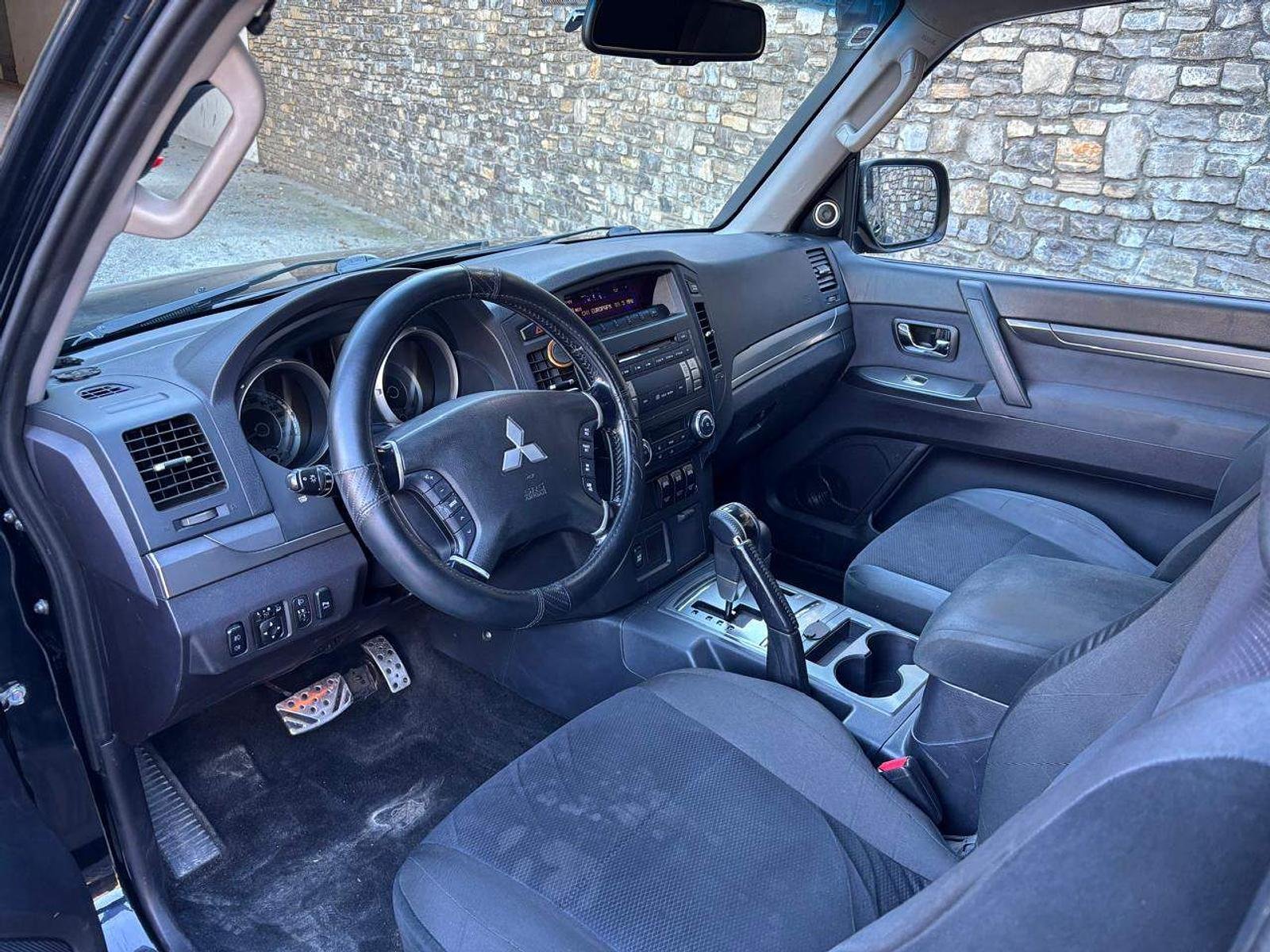 Mitsubishi Montero