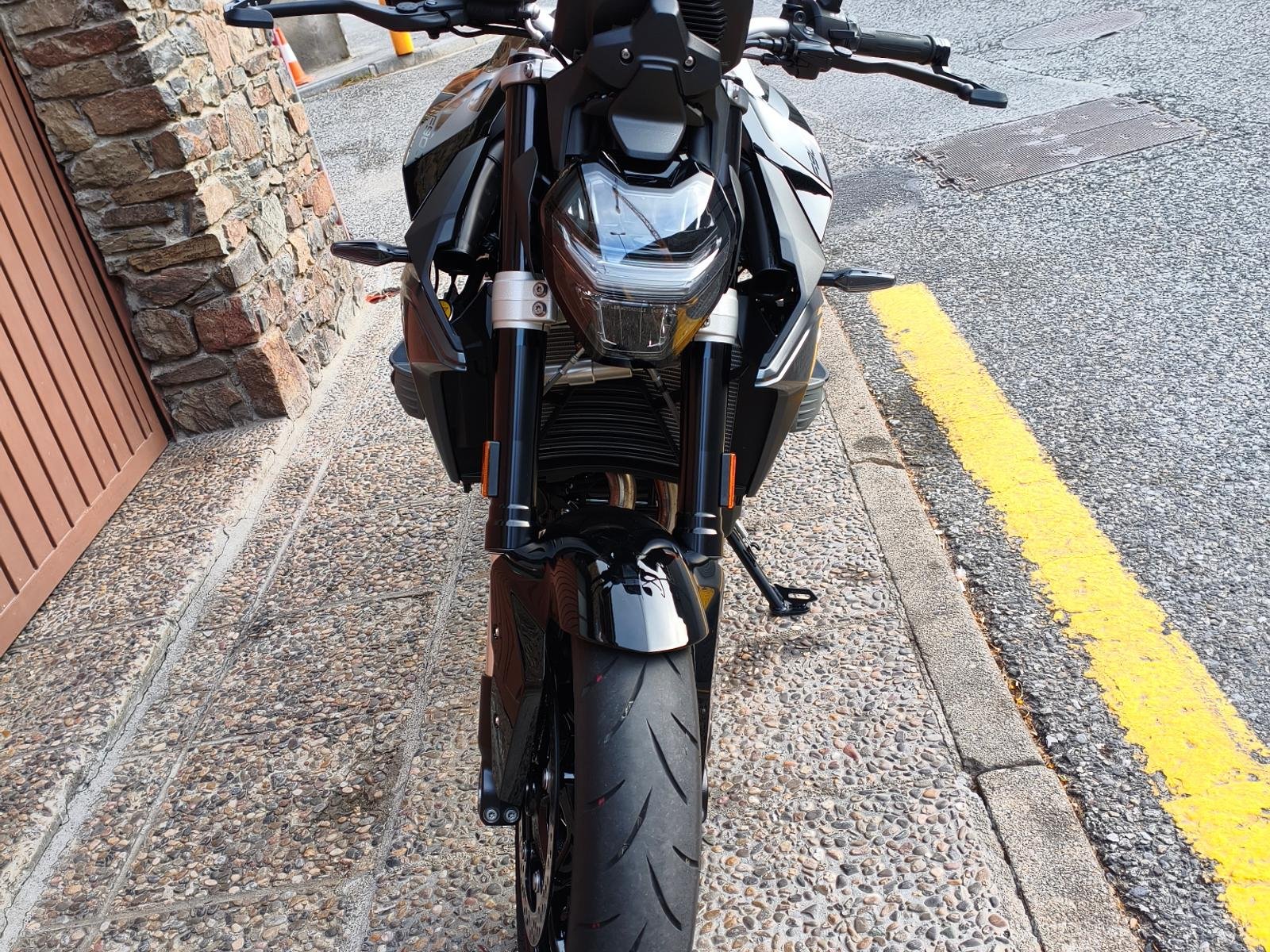 BMW F 900 R