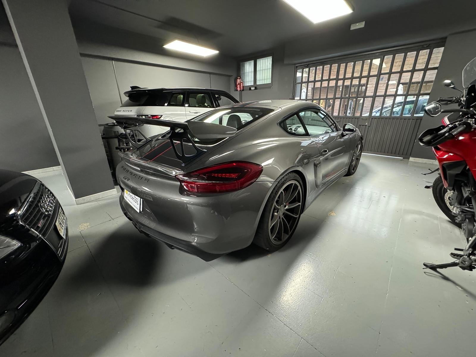 Porsche Cayman Gt4